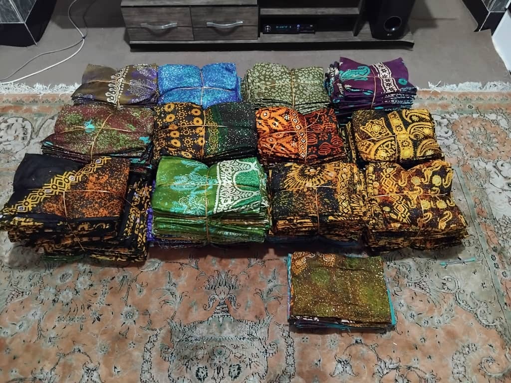 چاپ و رنگرزی کلاقه ای روسری بهدین در اسکو