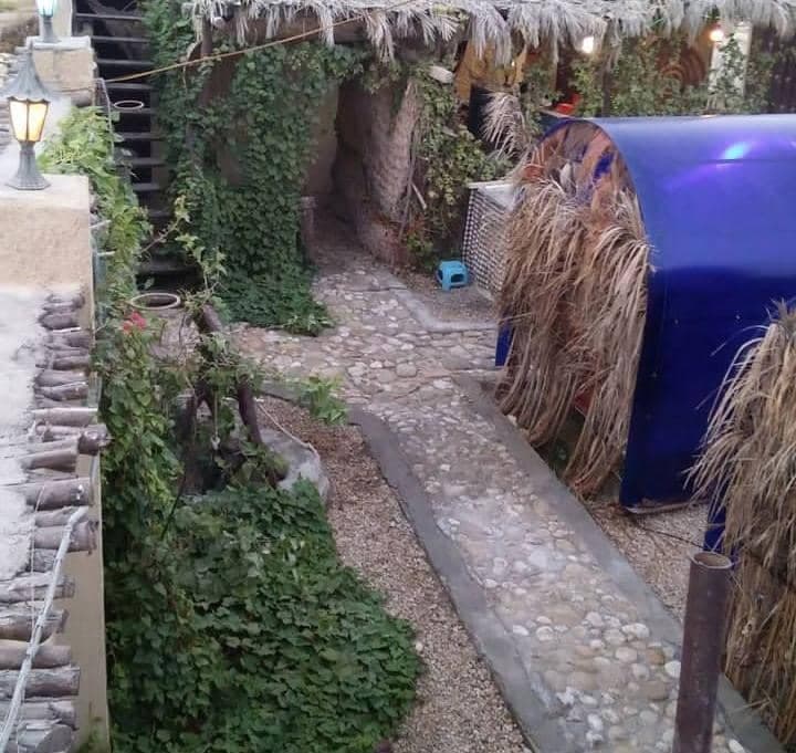 سفره خانه سنتی باغ شیس در بندر کنگان