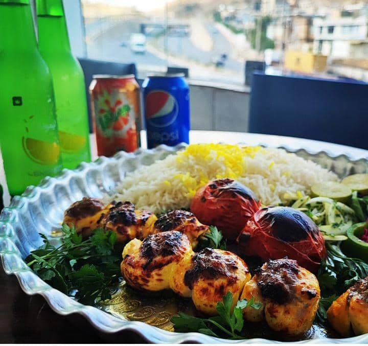 مجموعه غذایی چراغ قرمز در سنندج
