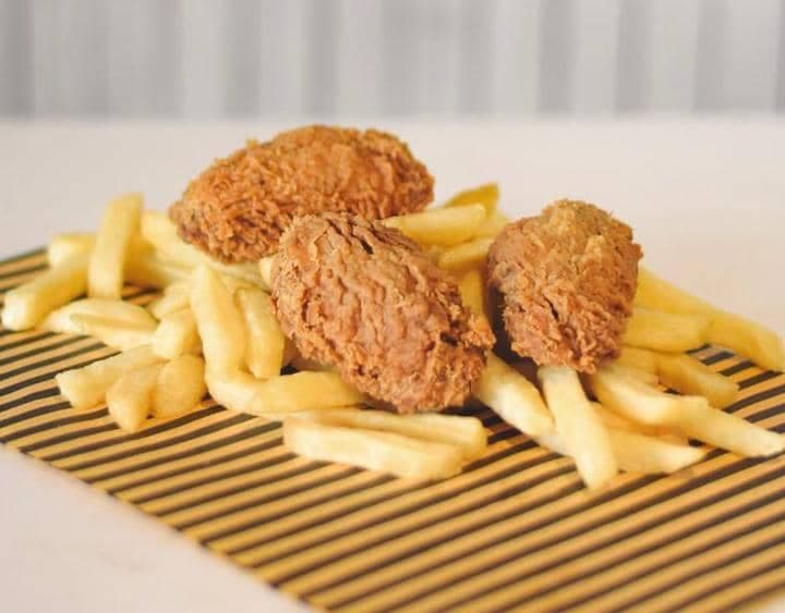 فست فود چراغ قرمز در سنندج