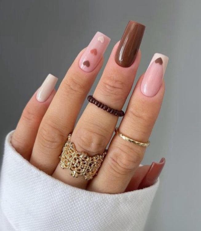 آموزش و خدمات کاشت ناخن بیتا ساده وند در قم