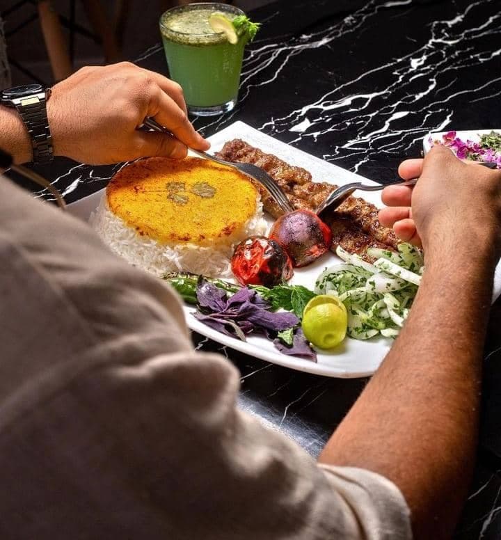 کافه رستوران رئون در سبزوار