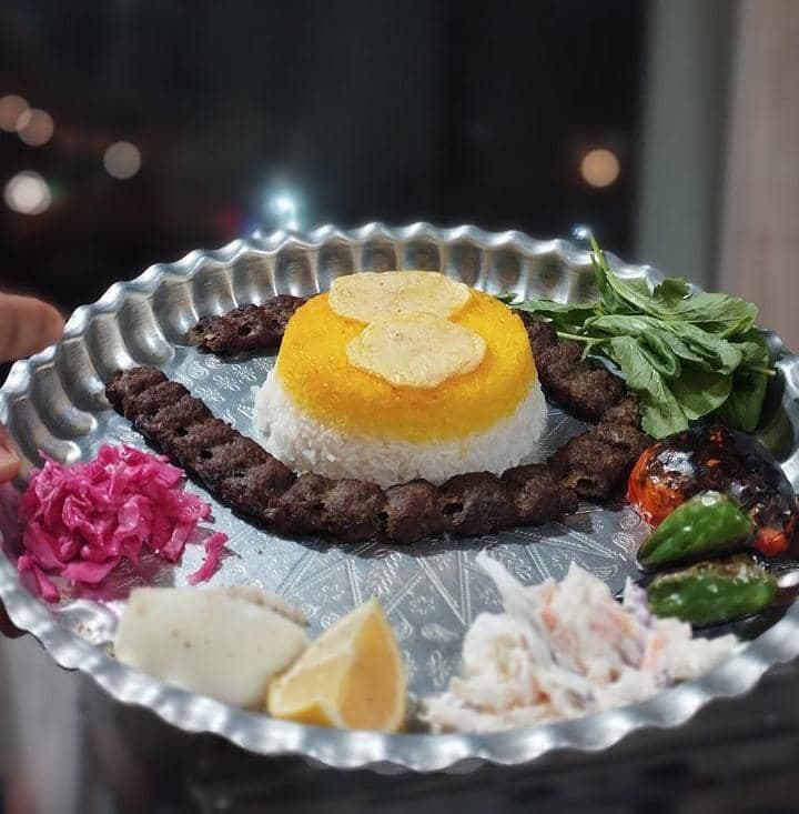 مجموعه غذایی چراغ قرمز در سنندج