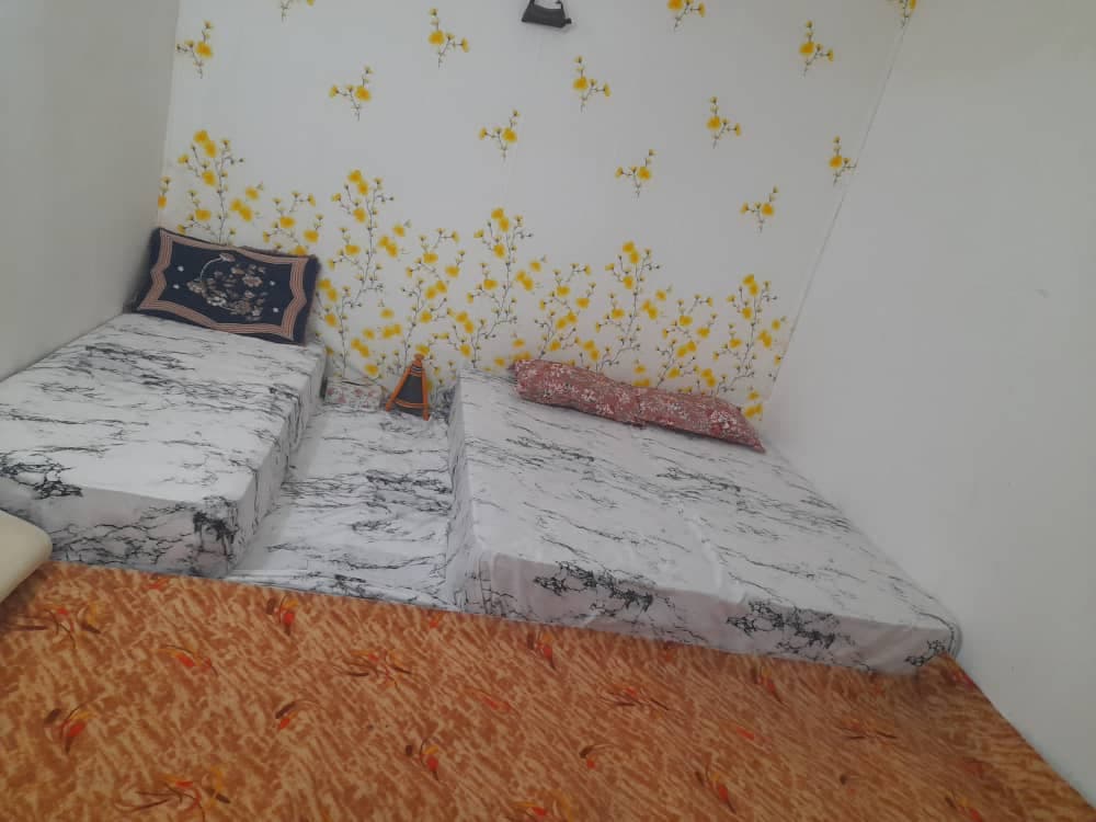 اقامتگاه بومگردی بلند گیسو در بوشهر