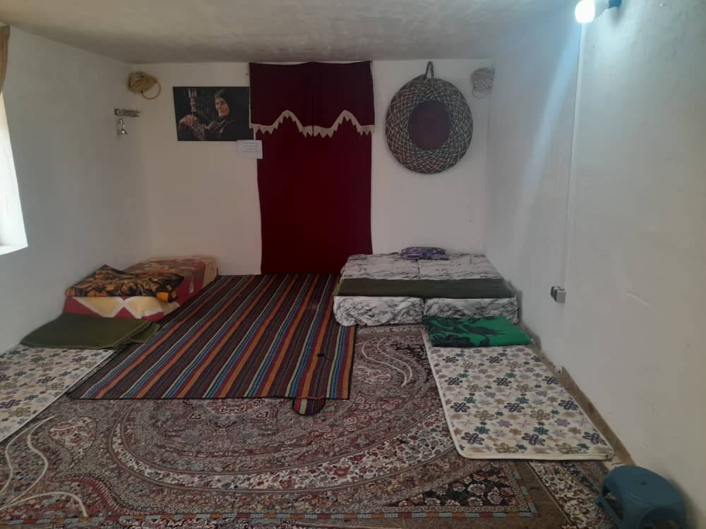 اقامتگاه بومگردی بلند گیسو در بوشهر