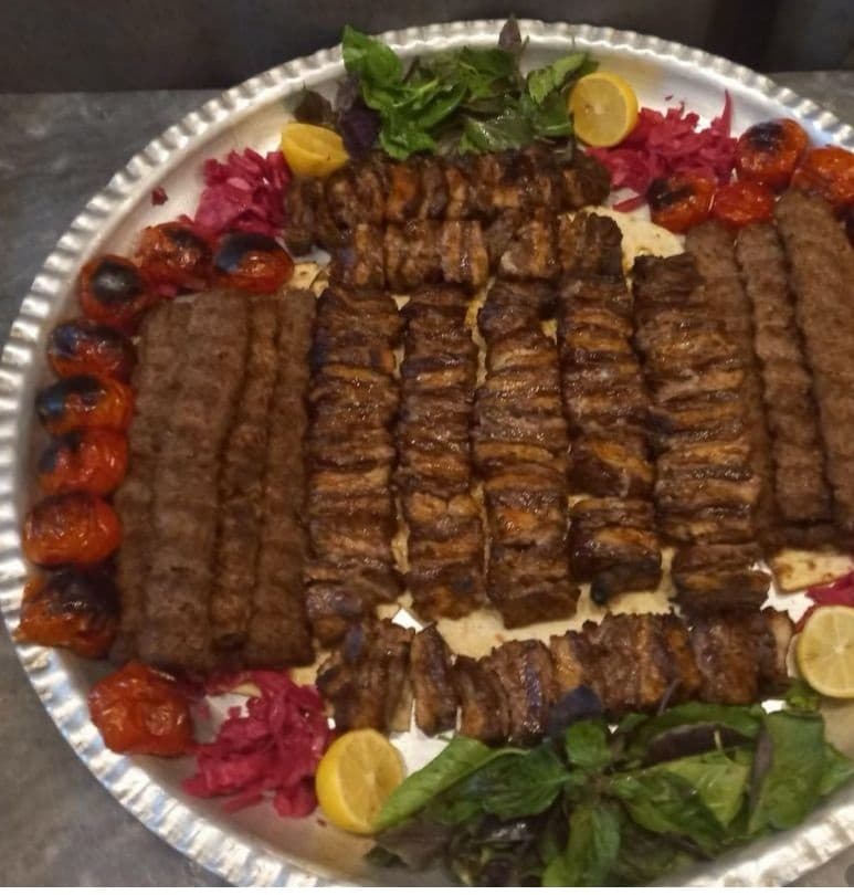 رستوران حاج وحید در نادری اهواز