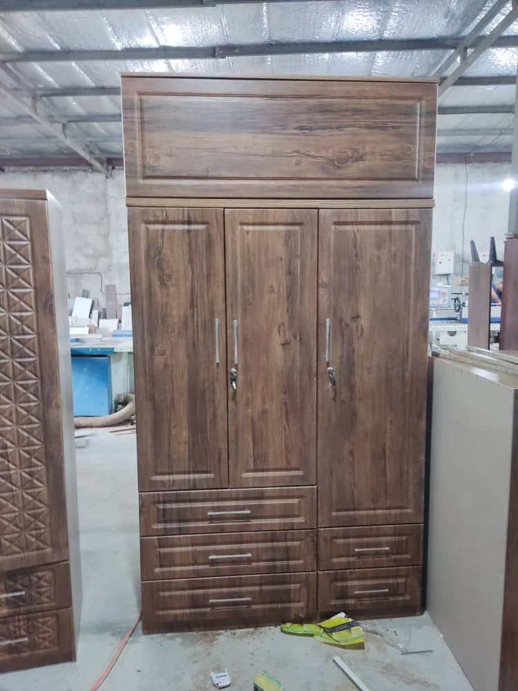 تولید و پخش کابینت و کمد دیواری الماس چوب ایرانیان در اسلامشهر