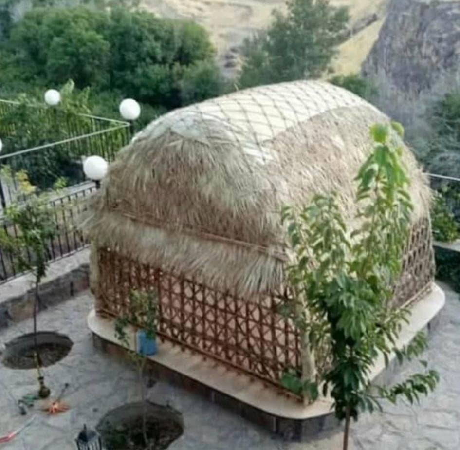 ساخت آلاچیق سنتی منصور آزادی در بندرعباس