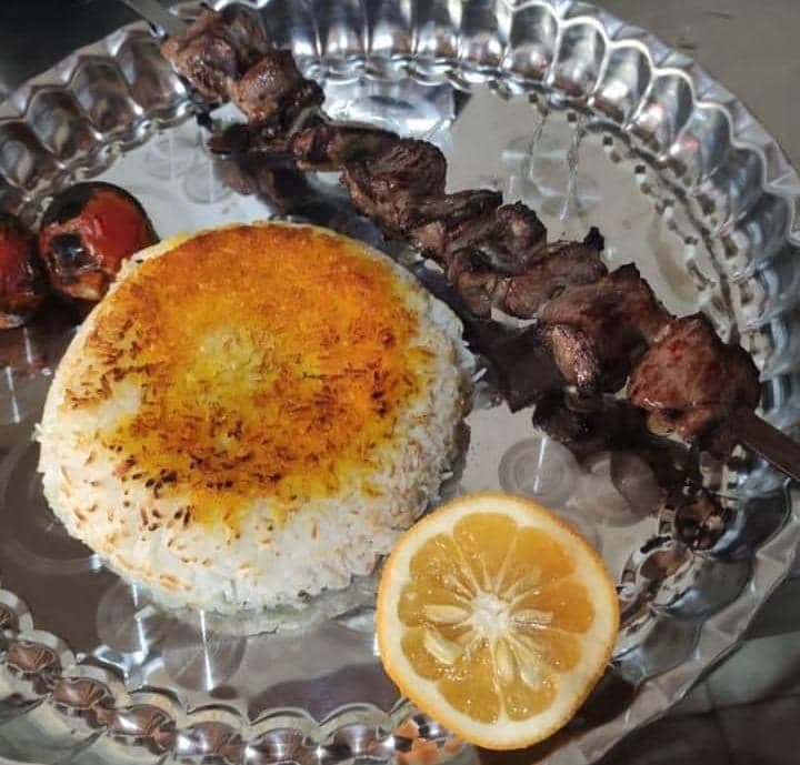 رستوران چهار فصل در بلده