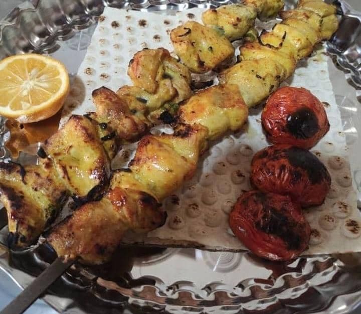 رستوران چهار فصل در بلده