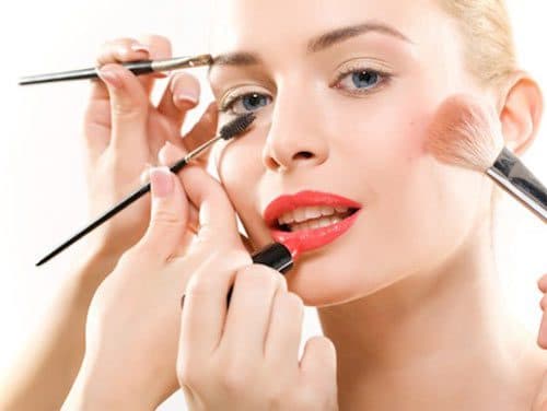 استخدام در سالن زیبایی