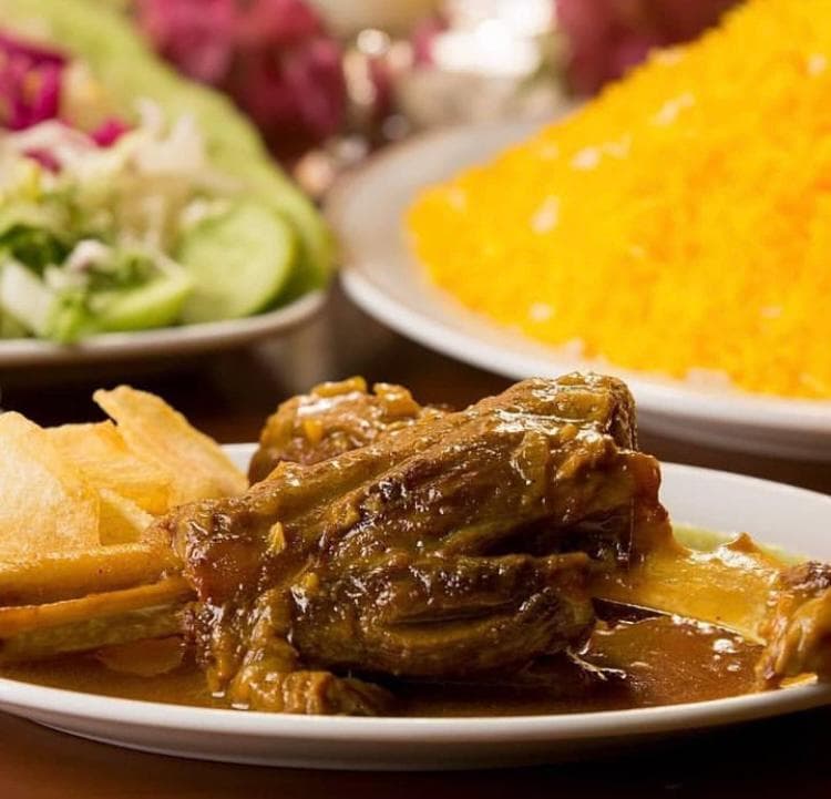 تالار و رستوران ونوس در میبد