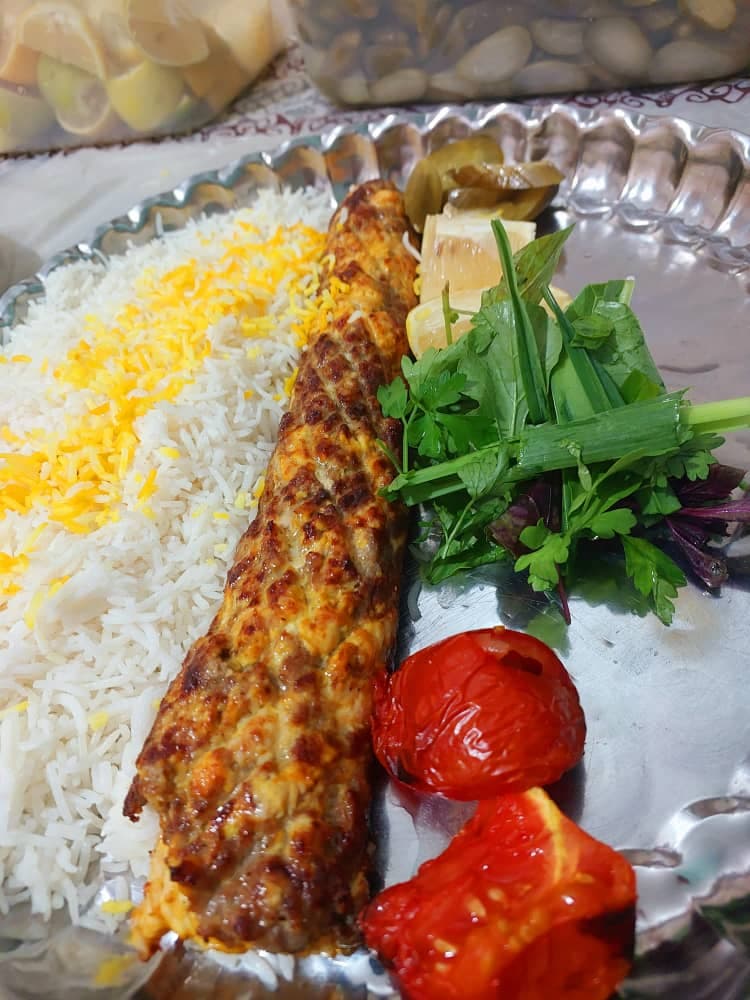 رستوران زیتون در قلعه گنج