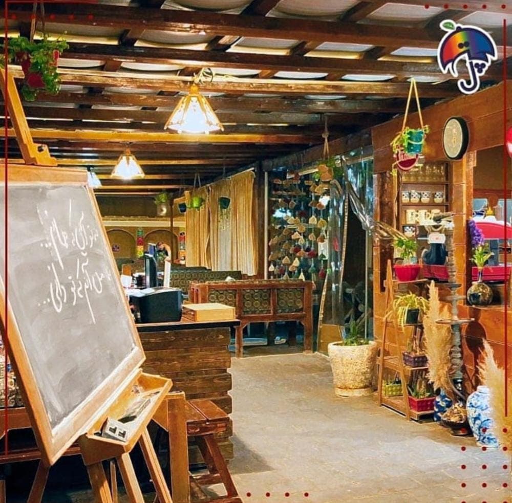 کافه رستوران  چتر در یزد