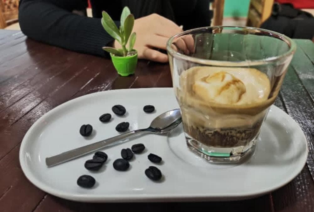 باغ رستوران آدمک چوبی در خرمشهر