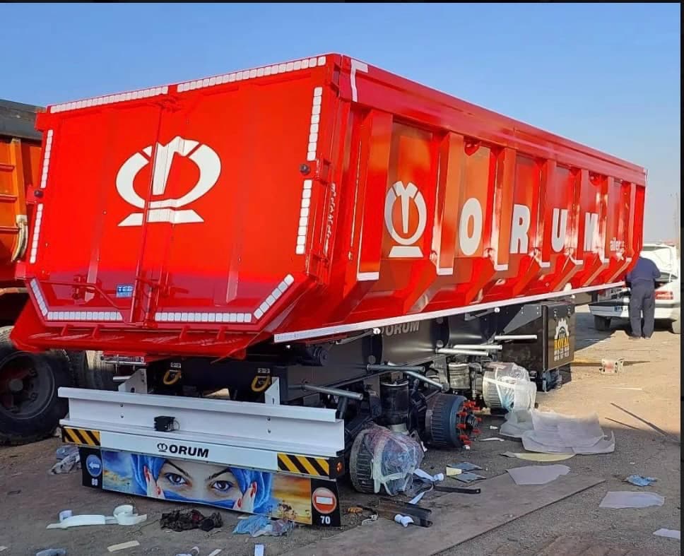 ساخت فروش و تعمیرات تریلی کمپرسی کانتینر کوروش صنعت در همدان