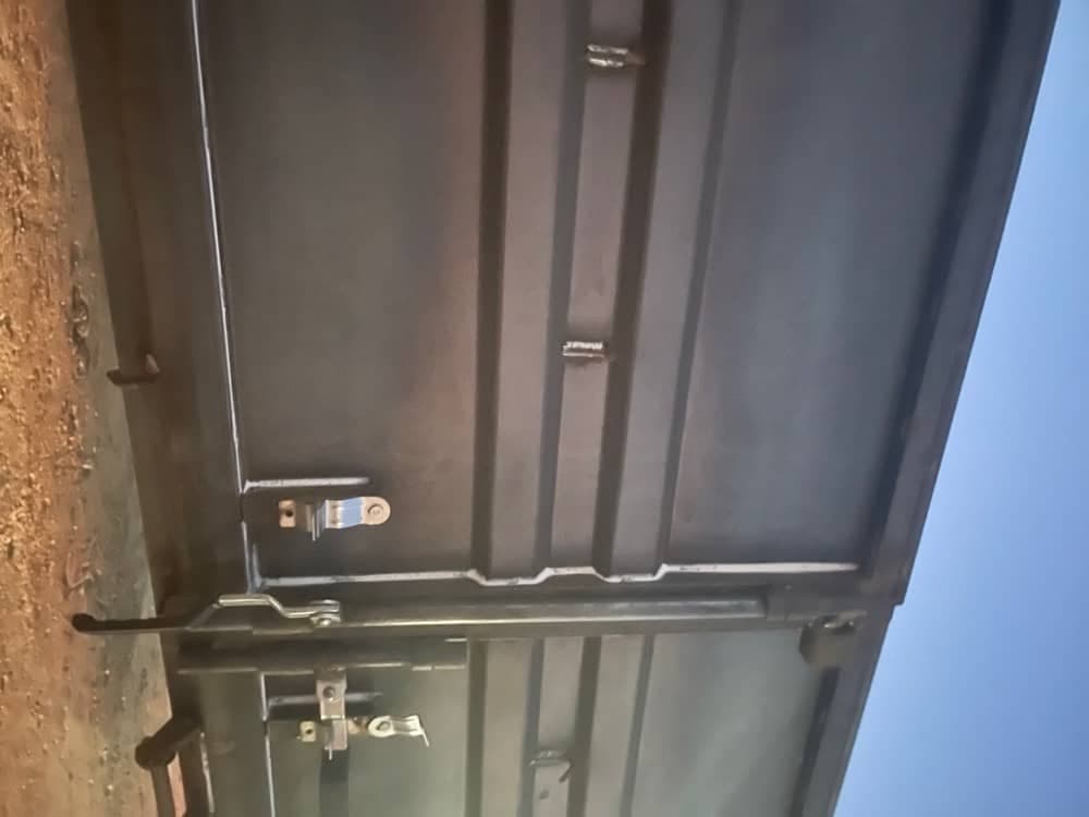 ساخت فروش و تعمیرات تریلی کمپرسی کانتینر کوروش صنعت در همدان