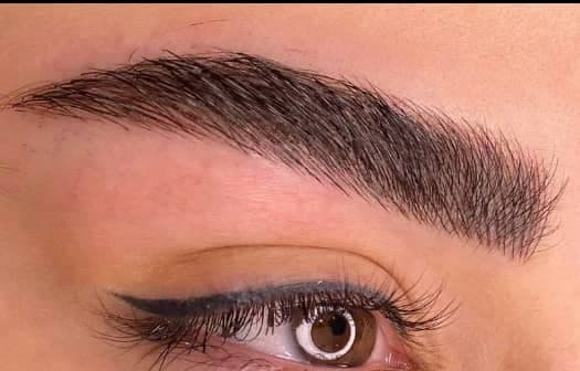 آرایش دائم و میکروبلیدینگ سایه در اصفهان