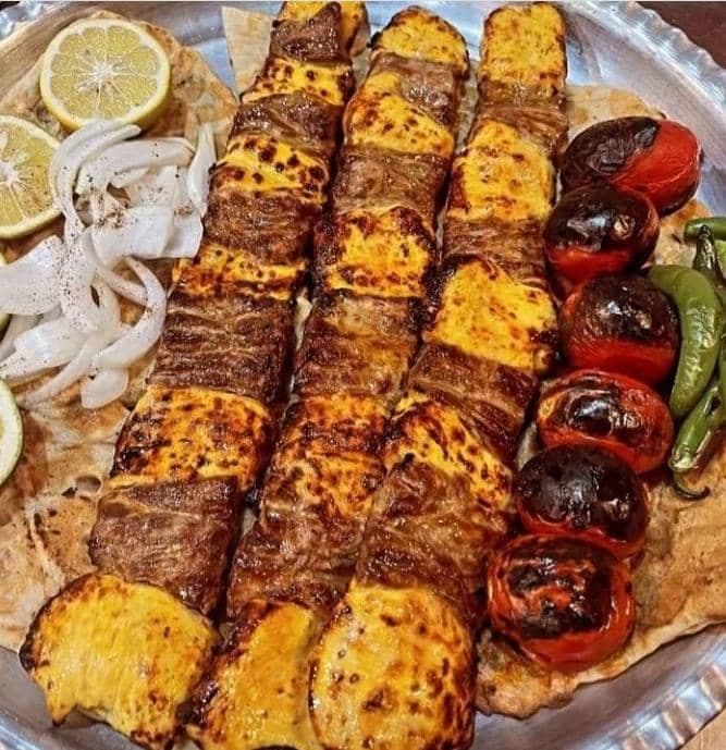 بیرون بر و کبابی ایرانی در ایلام