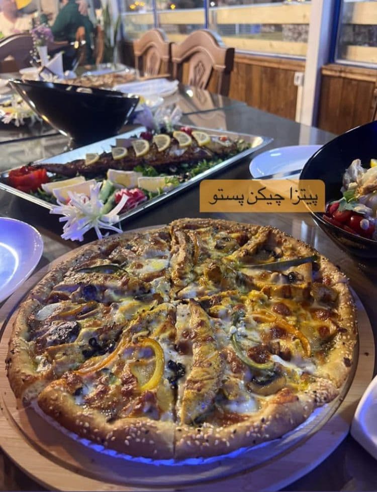 کافه رستوران لیکاموزی در محمودآباد مازندران