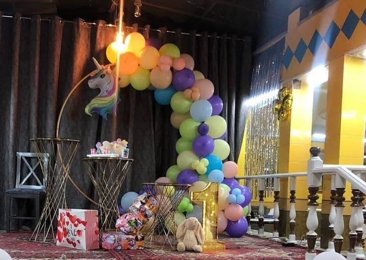 سفره خانه سنتی و کافه فست فود الماس شهر در زنجان