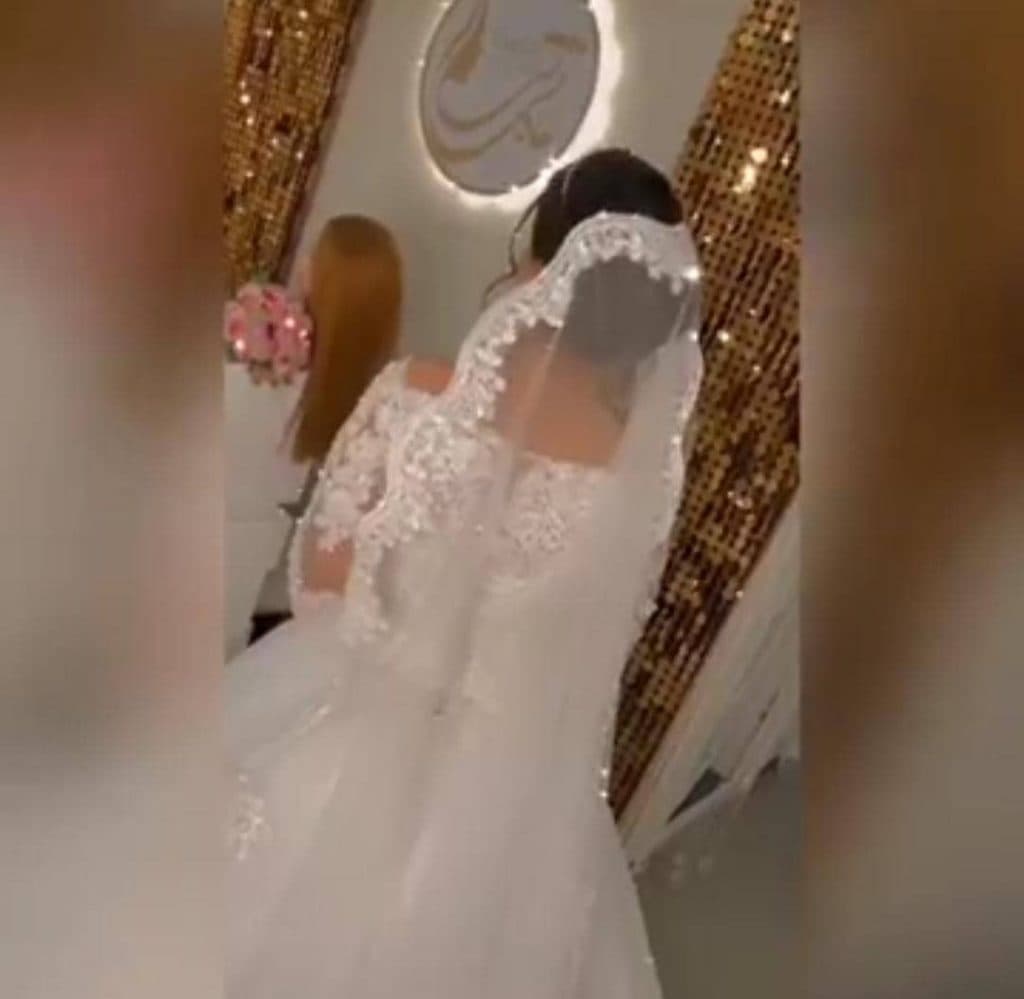 مزون لباس عروس و عقد نازگل در زاهدان