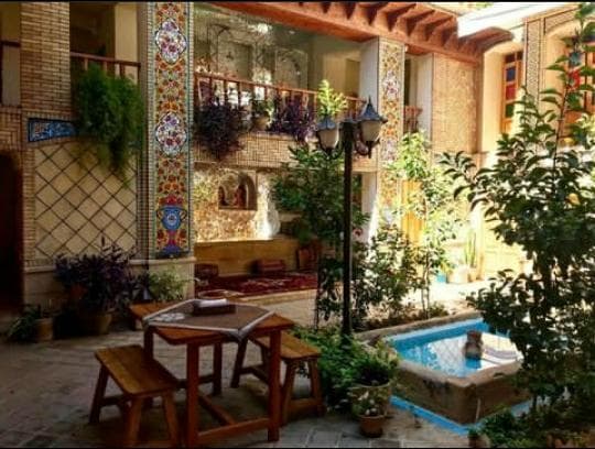 اقامتگاه سرای همایونی در شیراز