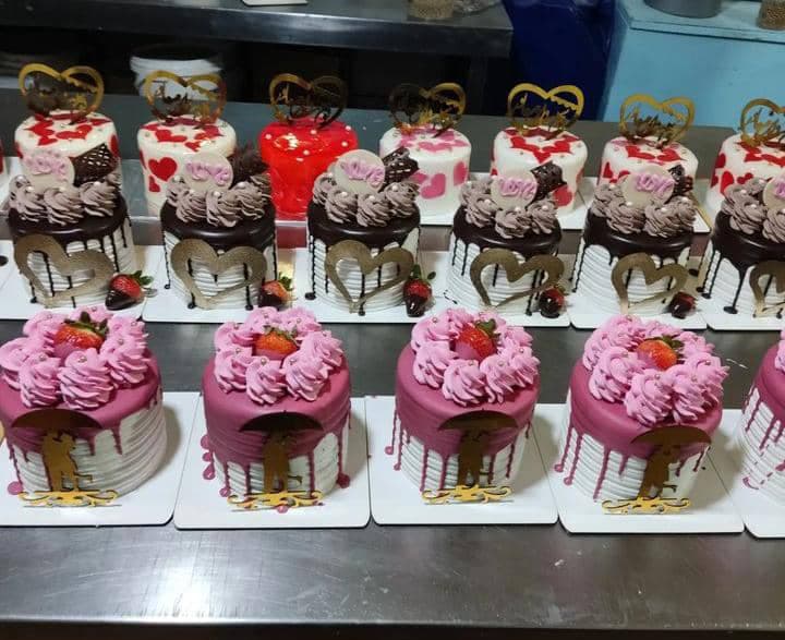 شیرینی سرای سالوت در اراک
