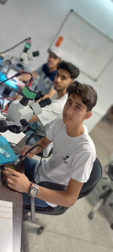 آموزشگاه تخصصی تعمیرات موبایل مجد در همدان