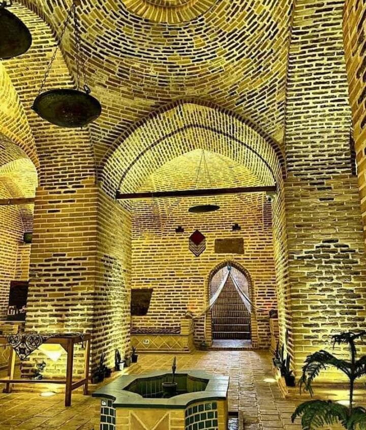 مجموعه توریستی گردشگری و تاریخی باباحاجی در قم