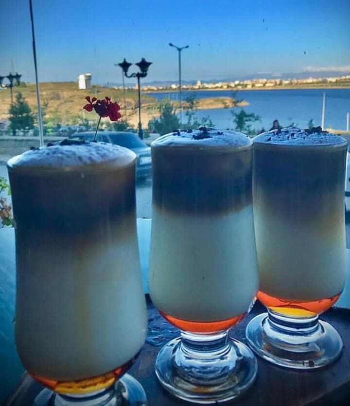 کافه نادری در اردبیل
