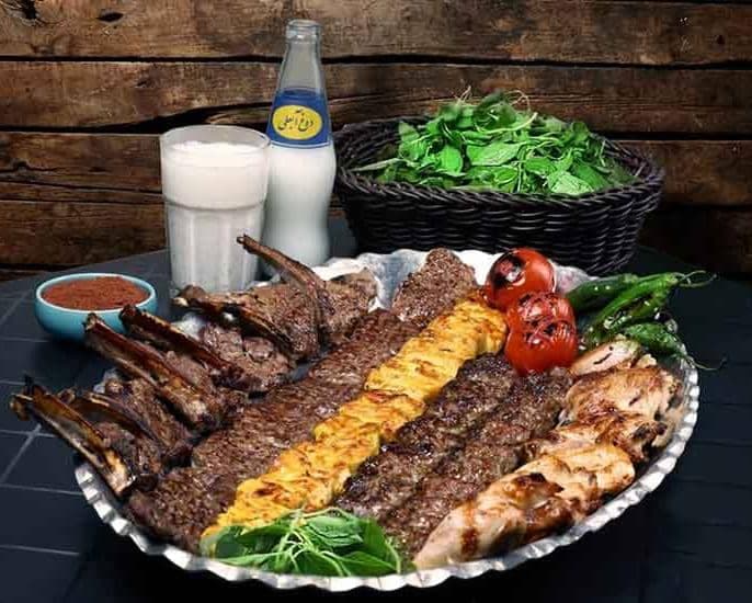رستوران و بیرون بر متین در یزد