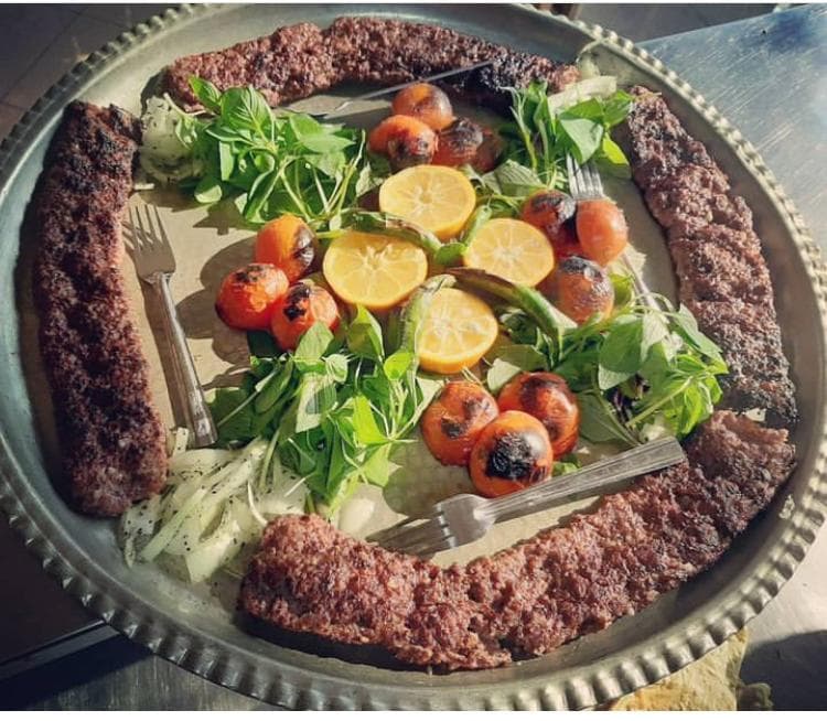 کباب بناب میلاد در باغستان شهریار