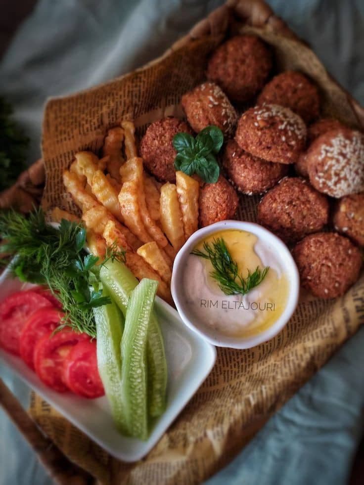 ساندویچ چیکو در همدان