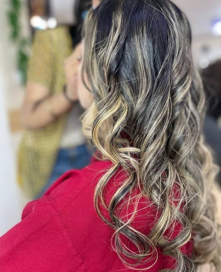 آموزشگاه و سالن زیبایی شیکان در یزد
