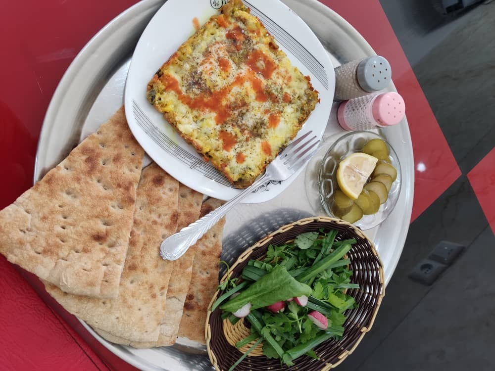 کافه کمنزیل در راین کرمان