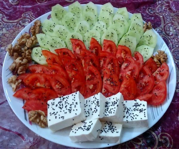 صبحانه سرای ناریکده در یزد
