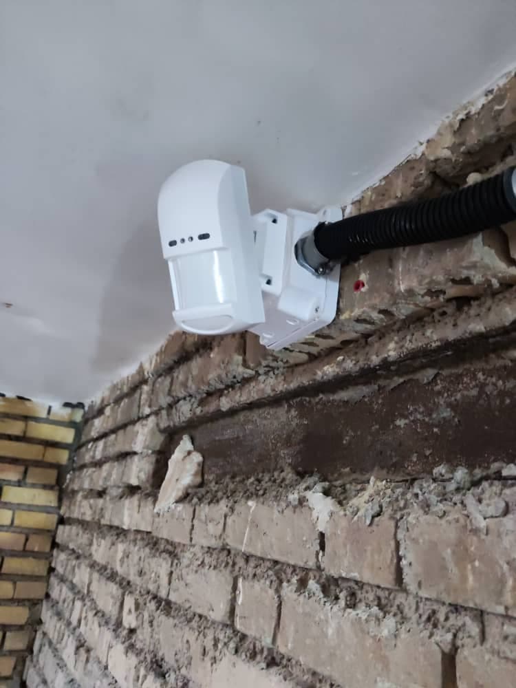نصب و اجرای دوربین مداربسته و دزدگیر و جک بازویی مرتضی در خرمشهر