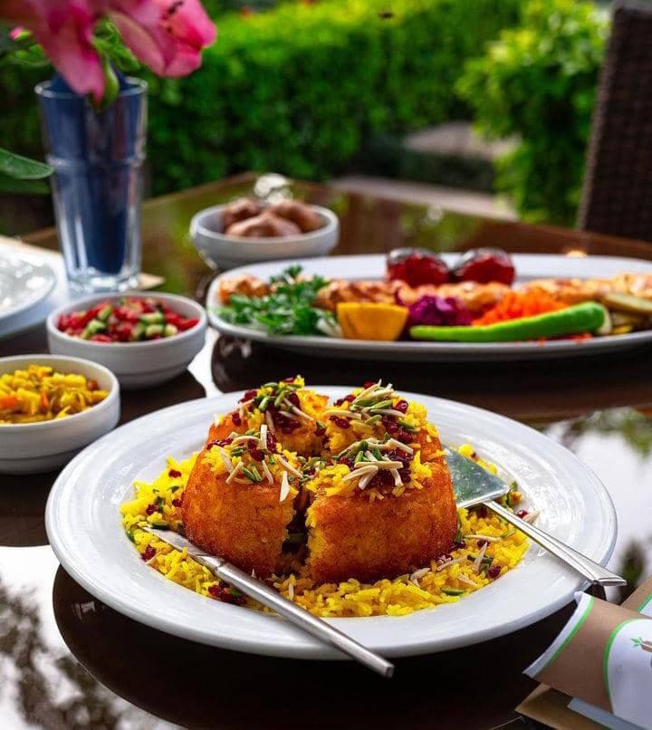 کافه رستوران ننه خاور در امیرآباد مازندران
