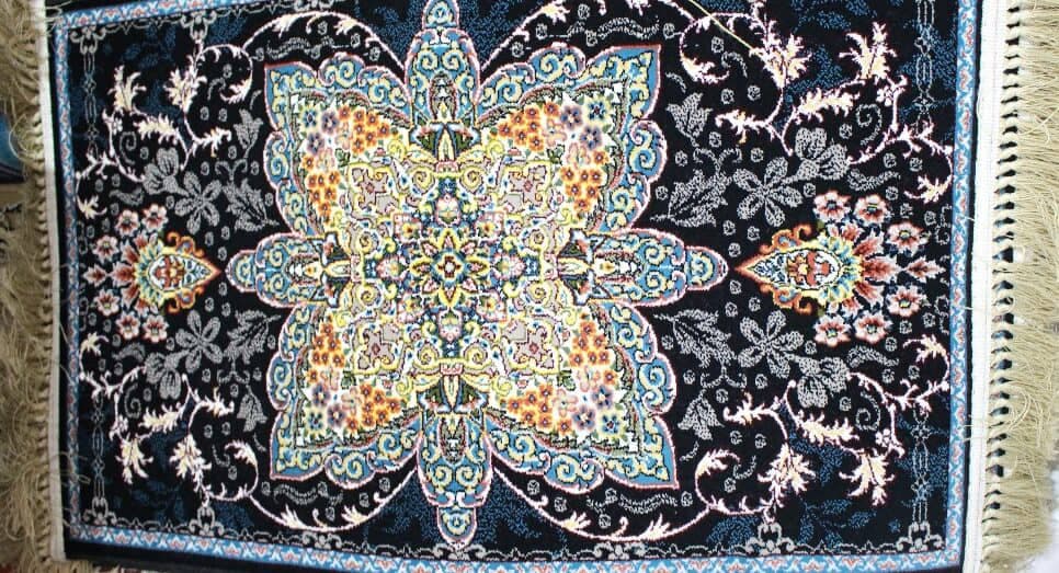 فروشگاه فرش و موکت و کالای خواب شیرازی در بندرعباس هرمزگان