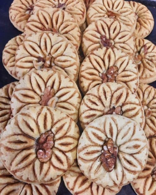 شیرینی سنتی کلمپه تیتک در رفسنجان