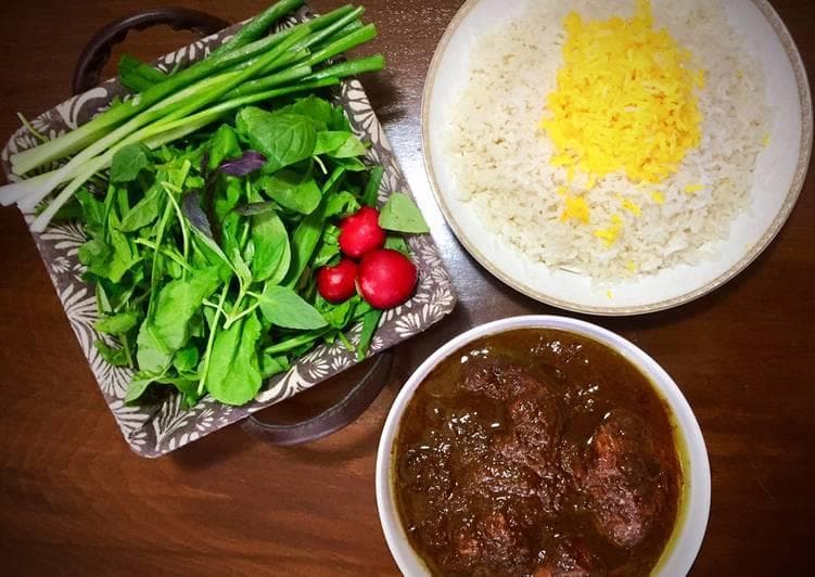 غذاخوری و دیزی سرای دایی نصرت در همدان
