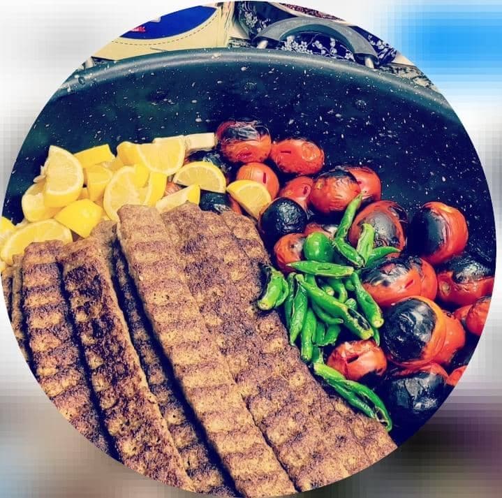 غذاخوری و دیزی سرای دایی نصرت در همدان