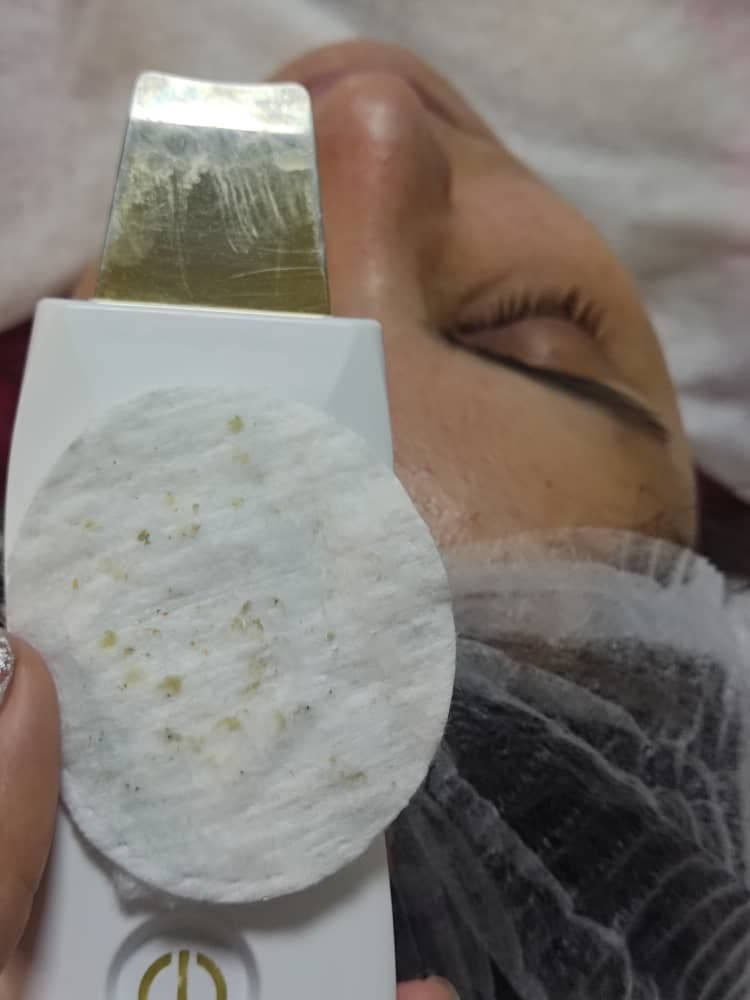 آموزش و خدمات پاکسازی پوست ماساژ و فشیال صورت رمضانی در اصفهان
