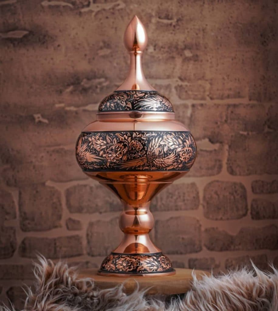 طراحی و اجرای مینا کاری ظروف سفالی و مسی و چاپ فرش ترنج در خرمشهر خوزستان