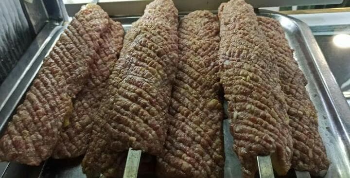 غذاخوری و سلف سرویس گونش در خوی آذربایجان غربی