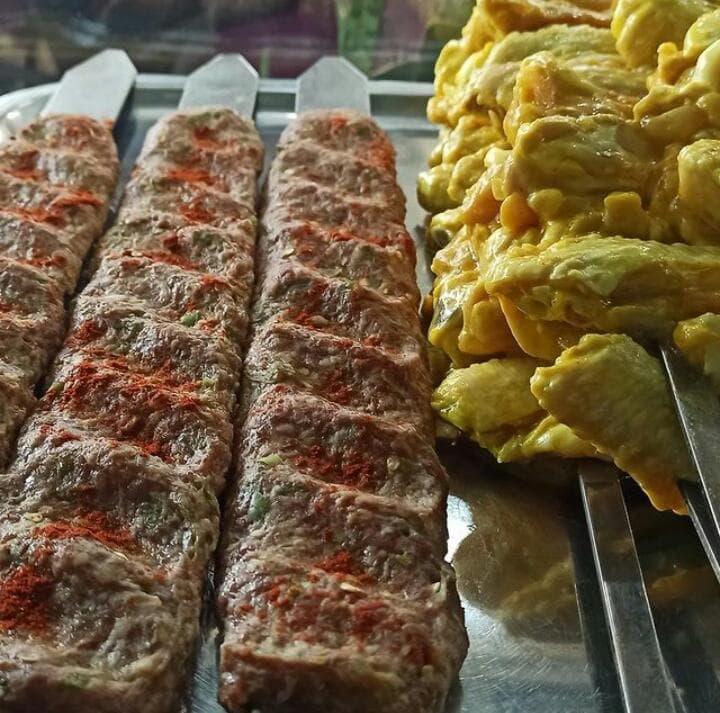 غذاخوری و سلف سرویس گونش در خوی آذربایجان غربی
