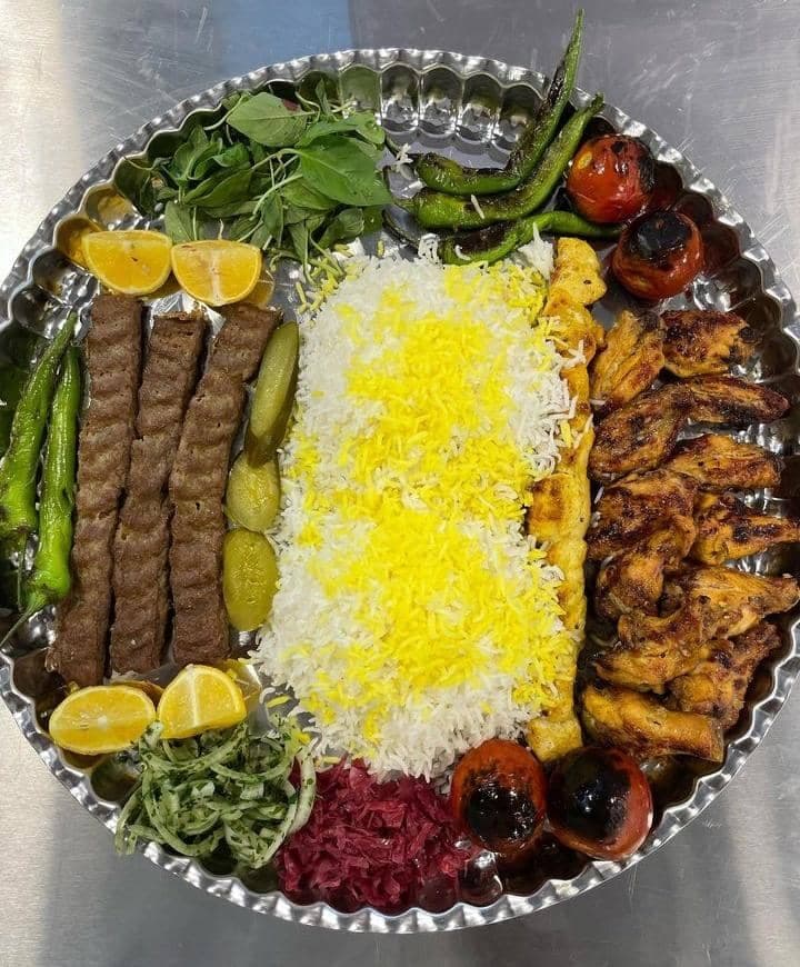 باغ رستوران لاوسون در قم