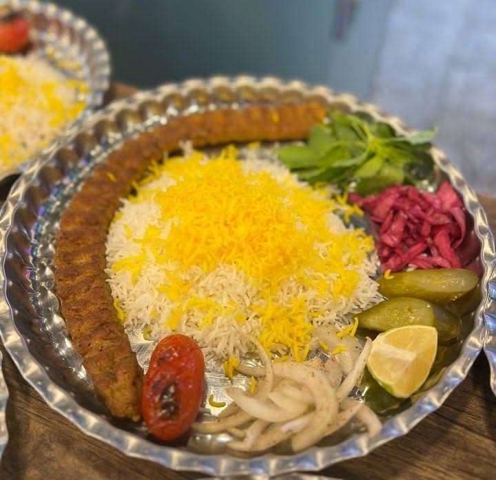 باغ رستوران لاوسون در قم