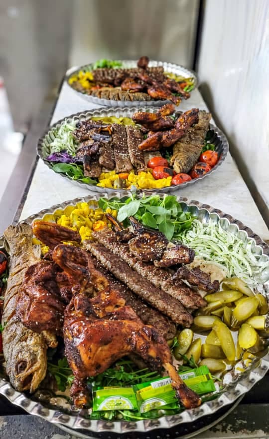 رستوران فست فود چایخانه سنتی نگین شهر فارسان در چهارمحال بختیاری